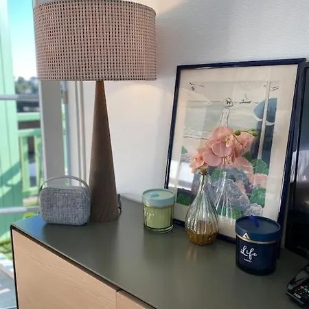 Studio Lumineux Vue Mer Et Plage Avec Balcon *
