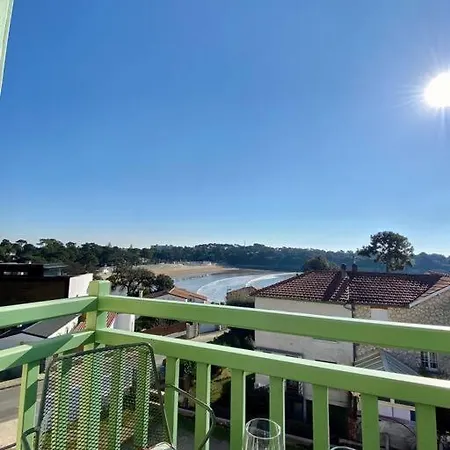 Apartament Lumineux Vue Et Avec Balcon