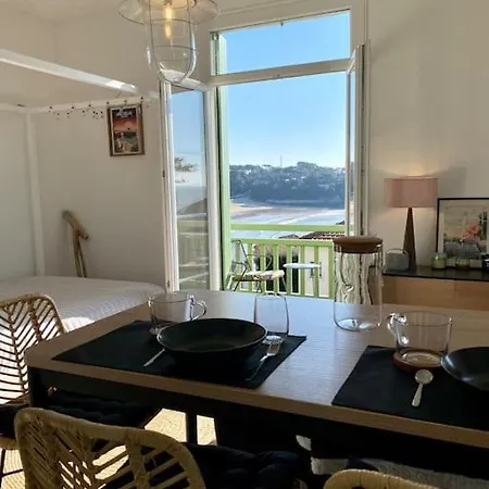 Studio Lumineux Vue Mer Et Plage Avec Balcon *