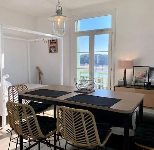 Lumineux Vue Et Avec Balcon 滨海圣帕莱