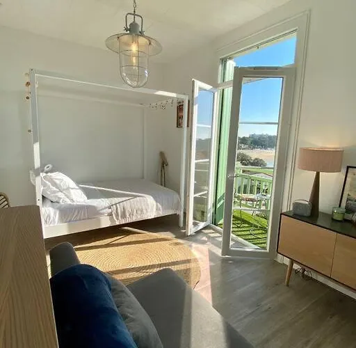 公寓 Lumineux Vue Et Avec Balcon